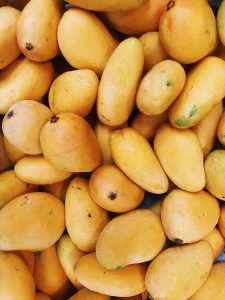 Litchi : bien le choisir, l’éplucher et le déguster