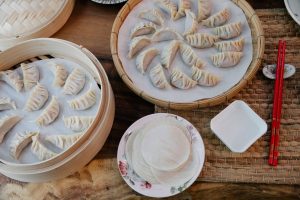 Gyoza au poulet : raviolis japonais croustillants maison