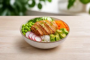 Poke bowl poulet : saveurs et textures réussies